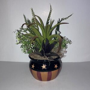 American‎ Flag Theme Planter with Faux Greenery